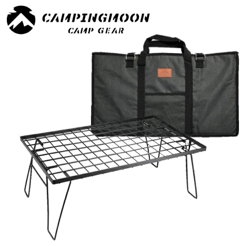 ★キャンピングムーン★CAMPINGMOON★アウトドア フィールドラックセット★ブラック★230B-1TB★スタッキングフィールドラック★キャンピングフィールドラック★送料無料★ フィールドラック グラウンドラック キャンプ アウトドア キャンピングムーン キッチンテーブル フィールドラックブラック グランピング 折り畳みラック キッチンラック 送料無料 こちらはcampingmoon社製のフィールドラック1点・収納ケース1点のセットになります。材質、展開時および収納時の安定性を改良したもので、より使えやすくなりました。フィールドラックは、キャンプサイトでのラゲッジスペースに。コンパクトにたためてかさばることもありません。別売りの天板を追加することで、簡単にテーブルへ変身。重ねて使えば便利な物置き棚になります。鍋やフライパン等の熱のある物を置いたり又水気等が出るクーラーボックスを 置いたりととても便利なアイデムです。スタンドは、天板にピッタリ収まり、コンパクトな収納サイズ！ 天板を外せば そのままダッチオーブンを置けたりするので使い勝手よいです。1. 耐荷重30kg耐久性や見た目が良いだけではなく、太い針金の使用により頑丈に出来ています。20kgの重いウォータージャグやクーラーボックスでも問題なく置けます。2. 細部までのこだわり安定性アップの為、脚部を通常品より太くしております。オプションの天板を追加すると、簡単にローテーブルへ変身！！3. 収納性抜群コンパクトにたためてかさばることもありません重ねて使えば便利な物置き棚になります。鍋やフライパン等の熱のある物を置いたり又水気等が出るクーラーボックスをおいたりととても便利です。そのままダッチオーブンを置けたりするので使い勝手よいです。4. 便利な収納バッグ付き傷や緩みに強い900Dポリエステル製、小物入れや生地の厚めの設計になっております。とても便利で長く使えます。脚は耐荷重に備えるため、強固に作られています。そのため、組み立てる際、多少力が要ります。なので、以下のの手順で組立することで、より楽に組み立てることができます。収納袋からフィールドラックを取り出します。横向きに起こし、脚部を広げます。親指を本体にかけて、ほかの指で脚を持ち、天面の格子に引っ掛けます。緩みがないことを確認して、使用してください。脚を外す時も同手順で簡単に外すことができます。商品仕様 品番：230B-1TBサイズ(使用時)：約60×35×45cm(h)サイズ(収納時)：約60×35×2.3cm重量：約2.8kg分散耐荷重：約30kg材質：スチール黒メッキ（収納バック材質：900Dバリスティックポリエステル）セット内容：本体T-230(黒メッキ) 1点/収納バッグ（グレー）注意事項※細部のデザインは製造ロットにより予告なしに若干変更になる場合がございます。 何卒ご了承願います。※良いものをより安く提供できるよう、エコ梱包させていただいております。※海外輸入品に付きスレ、キズ等がある場合がございますので、予めご了承ください。★初期不良時はパッケージ・付属品などが全て揃っていない場合、交換対応いたしかねますので廃棄・紛失にご注意ください。 ... 保証サポートをする国内代理店が無い海外製品、国内市場向けに提供されていない海外メーカーの並行輸入品なども保証期間は到着後7日間です。必ずメールにて連絡を行ってください・到着後7日を超える物の交換・返品・修理など一切の対応をいたしかねます。★★必ず上記の点を御了承いただいた上でのご購入をお待ちしております★ 2