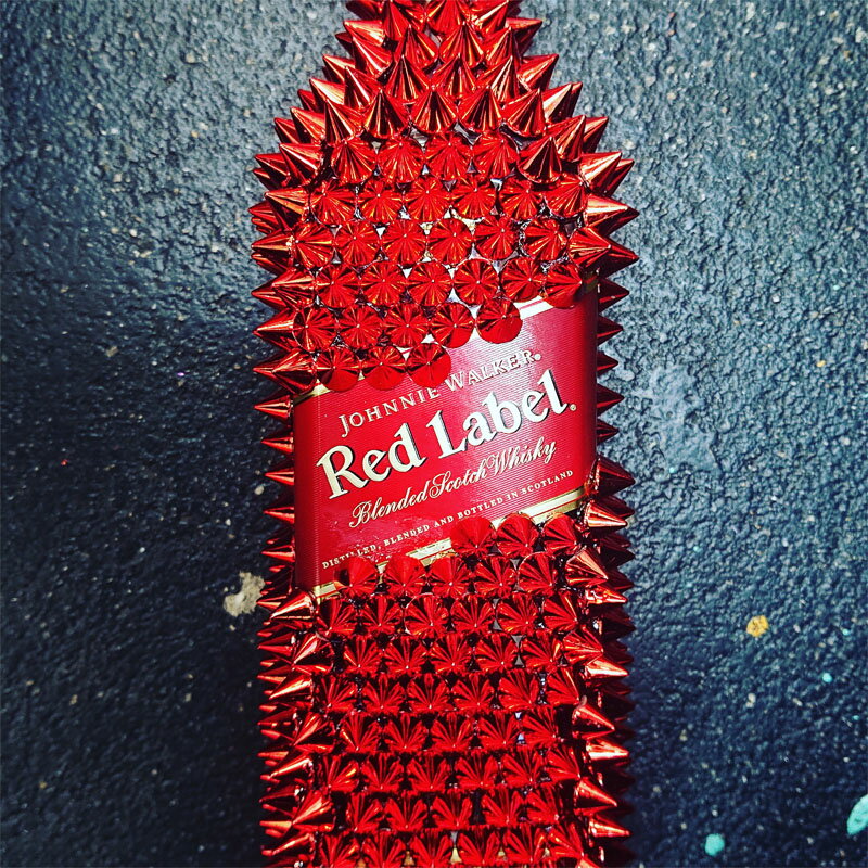 ジョニーウォーカー レッドラベル デコレーションボトル 700ml×1本スコッチ ウイスキー ブレンデッド オリジナル ハードボトル ギフト プレゼント パーティー用 デコボトル トゲウォーカー 送料無料