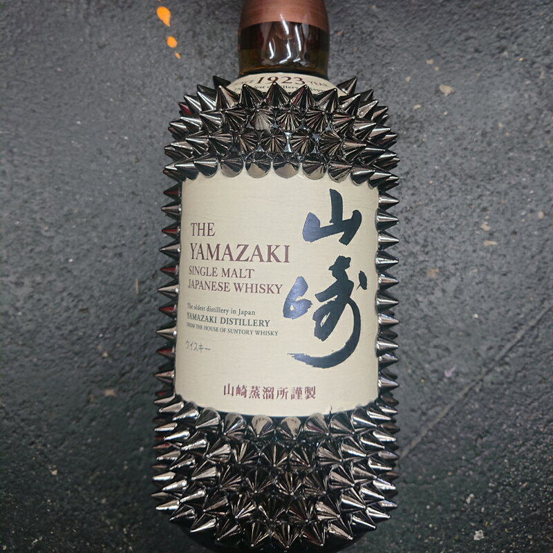 サントリー 山崎 NV デコレーションボトル 700ml ×1本 + サントリー 山崎 NV 700ml ×1本 セット[ジャパニーズ ウィスキー モルト 数量限定 トゲ トゲ カスタム ボトル ギフト][数量限定][送料無料] ※在庫状況により納期が変わります。