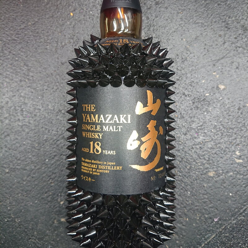 サントリー 山崎 18年 デコレーションボトル 700ml ×1本【ジャパニーズウイスキー シングルモルト 数量限定 希少 高級 ギフト 送料無料 トゲトゲ 】