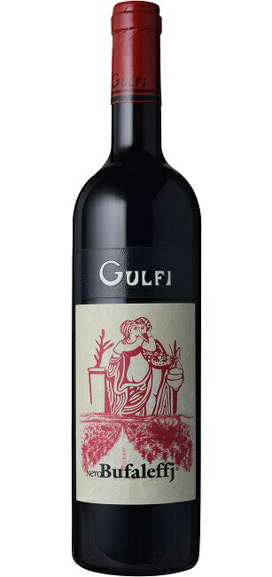 ワイン愛好家をひきつけてやまないシチーリアの素晴らしさ、その新しい時代の到来を実感させてくれる生産者！ 　シチリア新世代を代表する造り手、グルフィ！「グルフィ」は、設立が2000年とまだ間もない新進気鋭の生産者ですが、今やシチリアを代表する造り手として内外から熱い注目を集めています。ブルゴーニュワインをこよなく愛するオーナーの故、ヴィト・カターニャ氏がシチリアの土地とブルゴーニュの土地が似ていることに気づき、ブルゴーニュのワイン造り、フランス的なクリュの概念が取り入れられ、量ではなく品質にこだわったワイン造りを行います。彼のワインはブドウ本来の生命力、そして各畑のテロワールを強く感じることが出来ます。 干しイチジクやプラムの果実香。口に含むとジューシーな果実を想像させる、ふわっと広がりをみせ、滑らかな舌触りが心地よい。充実した旨味や果実味、力強さがある。 ■Information ●生産国 イタリア ●地域 シチーリア州 / キアラモンテ・グルフィ地区 / シチーリアI.G.T. ●ブドウ品種 ネロ・ダーヴォラ　100% ●タイプ 赤・フルボディ・辛口 ●醸造・熟成 醗酵：ステンレス・タンク／主醗酵後、マロ・ラクティック醗酵 熟成：オーク樽熟成　24カ月（225L、500L） ●内容量 750ml ●オーガニック等の情報 ビオロジック / オーガニック認証機関：Q Certificazioni 　 ●コンクール入賞歴 　 ●ワイン専門誌評価 「ビベンダ 2018」 5グラッポリ ●保存方法 直射日光、振動を避けて、18℃以下の場所で保管してください。 ●備考 【＊ご注文の前にご確認ください＊】 ●商品画像のラベルに表示されたヴィンテージと商品名が異なる場合は商品名のヴィンテージとなります。また、ラベルデザインは予告なく変更になる場合がございます。 ●ヴィンテージは、輸入元の諸事情によりヴィンテージが切り替わることがございます。商品名とは異なるヴィンテージになった場合、2,000円未満のワインにつきましては変更後のヴィンテージを発送致しますので予めご了承ください。2,000円以上のワインはヴィンテージ変更の連絡をいたします。 商品画像のボトルに記載されたヴィンテージとは異なる場合がございます。 ●注文個数によりお届け日が変わることがあります。 ●通常2〜3営業日で出荷致します。土日祝祭日、臨時休業を除きます。 ●輸入元 モトックス　Azienda Agricola GULFIアジィエンダ・アグリコーラ・グルフィ ワイン愛好家をひきつけてやまないシチーリアの素晴らしさ、その新しい時代の到来を実感させてくれる生産者！ シチリア新世代を代表する造り手、グルフィ 　「グルフィ」は、設立が2000年とまだ間もない新進気鋭の生産者ですが、今やシチリアを代表する造り手として内外から熱い注目を集めています。ブルゴーニュワインをこよなく愛するオーナーの故、ヴィト・カターニャ氏がシチリアの土地とブルゴーニュの土地が似ていることに気づき、ブルゴーニュのワイン造り、フランス的なクリュの概念が取り入れられ、量ではなく品質にこだわったワイン造りを行います。彼のワインはブドウ本来の生命力、そして各畑のテロワールを強く感じることが出来ます。 ネロダーヴォラに運命を感じます 　ワイナリーの創設者である故、ヴィト・カターニャ氏は、シチーア生まれのパリ育ち。ブルゴーニュワインをこよなく愛していました。もともと自身でワイン造りをしようという考えは無く、フェラーリF1の特殊油脂を製造する事業を行っていました。彼がワイナリーを始める前、まず思い立ったのは、イタリア最高といわれる「キアラモンテ・グルフィ」地域でのオリーブオイル造りでした。しかし、いくつもの“運命的な”出会いを重ね「ネロ・ダーヴォラ」という品種とシチリアのテロワールのもとでのワイン造りに大いなる可能性を見出していきます。品質にも拘った同氏の功績は大きく、「ネロ・ダーヴォラ」の秀逸な造り手として国内外から熱い注目を集めています。グルフィのワインにはブドウ本来の生命力、そして各畑のテロワールを強く感じることが出来ます。ヴィト・カターニャ氏は2017年5月24日に66歳で永眠されましたが、その想い現在息子のマッテオ・カターニャ氏に受け継がれています。 何よりもこだわる「ネロ・ダーヴォラ」という品種と「シチリアのテロワール」 　ワイナリーが何よりもこだわる「ネロ・ダーヴォラ」という品種と「シチリアのテロワール」。グルフィが限定生産で造る4つのクリュワインはどれも「100％ネロ・ダーヴォラ」から造られたもの。にもかかわらず、それぞれのワインがはっきりとした個性を放っているのはテロワールの違いに合わせてしっかりと性格づけをしているから。ブルゴーニュを想わせるようなエレガントな口当たり、繊細なアロマ、そして土壌の性格がストレートに表現されたワイン造りを信念としています。