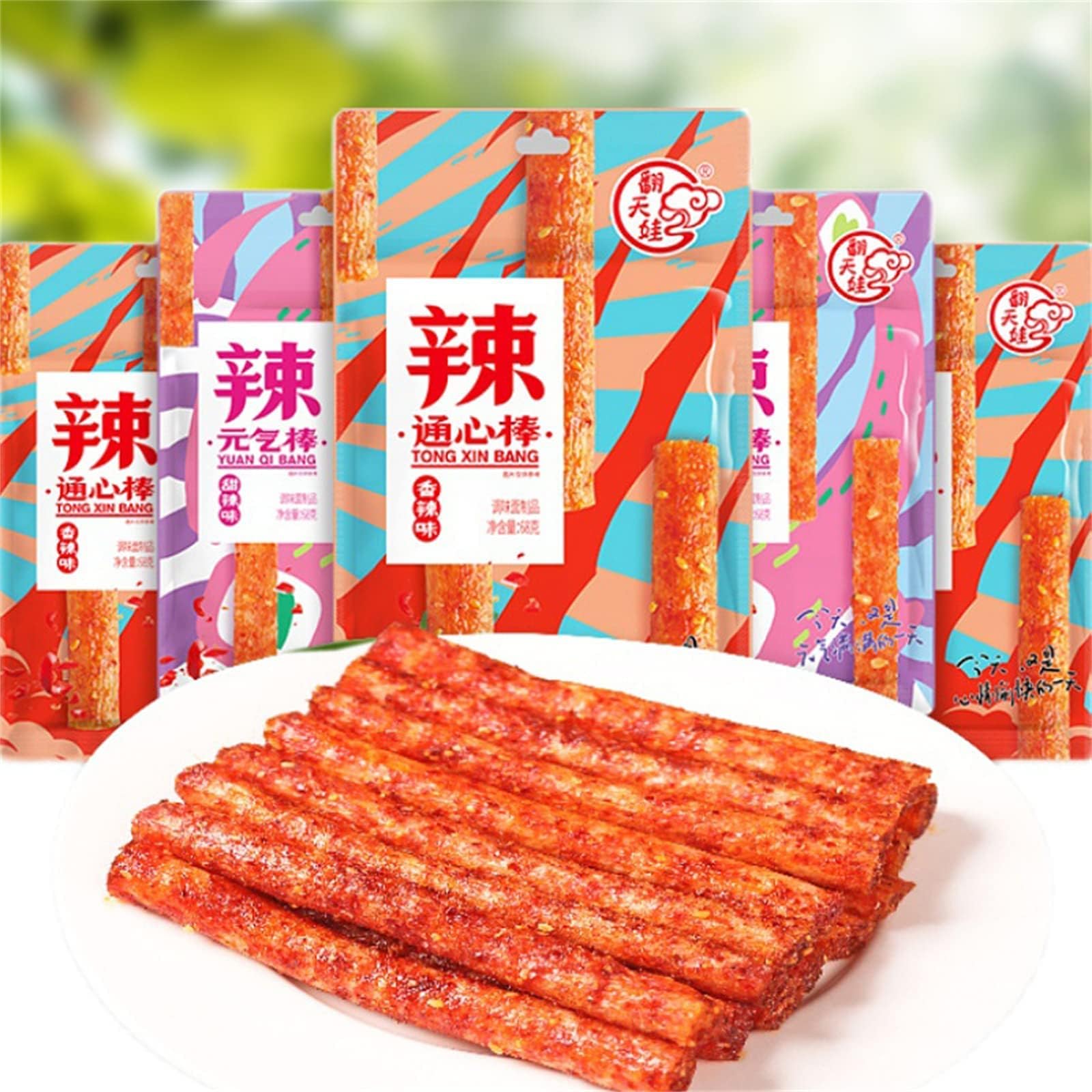 商品情報 商品の説明 主な仕様 賞味期限：180天（製造日が商品の表面に印字されています）正味重量（仕様）：68g/1パック食用の方法: 袋を開けて食べる原材料と成分：小麦粉、食用植物油、飲料水、食用塩、グリセリン、白砂糖、唐辛子、スパイスなど。保存方法：直射日光、高温多湿をおさけください # 【送料無料】辣条 ラーティアオ 中国 お菓子 中国のスパイシーなお菓子「辣条（ラーティアオ）」は、辛さを求める方にぴったりのスナックです。辛い食べ物を好む方の中には、辛さがちょうどよくないと感じることもあるかもしれません。そこで、是非お試しいただきたいのが、この辣条です。食べるたびに感じる香ばしさとピリッとした辛さが、一口ごとに広がります。食感も楽しめて、おやつとしてだけでなく、ビールのおつまみやご飯のお供としても最適です。特に、今多くの人々が求めているのは、健康志向と美味しさを両立させたスナック。この辣条は、辛味好きにはたまらない一品で、厳選した素材を使用しているため、安心して楽しめます。中国独自のスパイスや味付けがされており、一度食べたらまた食べたくなること間違いなしです。 辛さと旨さを同時に味わいたい方は、ぜひこの機会にお試しください。注文は簡単、すぐにお届けいたしますので、この辛さの虜になってください！ ## 辣条の特徴と魅力 辣条は、中国の伝統的なスナックで、特に湖南地方で人気があります。主成分は、小麦粉や植物油など、シンプルな材料を使用して作られています。特徴的なのは、料理に使うさまざまなスパイスを使用している点です。一般的に、唐辛子や胡椒が使われ、独特の辛さと風味が感じられます。また、このお菓子は時間をかけて乾燥させることで、外はパリッと、中はもちもちとした食感を実現しています。こだわりの製法により、消費者の味覚を刺激すること間違いなしです。食べ始めると、止まらなくなる魅力を持っています。香ばしさと辛さが絶妙に組み合わさり、最初の一口からまた食べたくなる、そんなお菓子です。 さらに、辣条はそのユニークな外見にも注目です。細長い形状は、食べやすく、手軽に楽しむことができます。また、パッケージに込められたデザインも、目を引くものがあります。これは、食べる前からワクワク感を与える要素でもあります。その贅沢なデザインとともに、自宅での映画鑑賞や友人との集まりでも大活躍します。スナック好きにはたまらない、おいしさと楽しさを兼ね備えた辣条は、辛いものが好きな方には特におすすめです。是非一度、その魅力を体験してみてください。辛さの中にある旨味に魅了されることでしょう。 ## 辣条の楽しみ方 辣条は、さまざまなシーンで楽しむことができるお菓子です。まずはそのまま食べるのが定番です。ビールやお茶ともよく合いますので、友人との集まりやパーティーの際に出すと、話が盛り上がります。また、簡単なアレンジも可能です。例えば、サラダやスープにトッピングとして加えることで、辛さと食感がプラスされ、特別な料理に早変わりします。お料理初心者の方でも手軽にできるアレンジ方法ですので、ぜひ試してみてください。 また、辛味が好きな方には、さらに辛い調味料を加えて楽しむこともできます。これにより、辛さが格段に増し、スリリングな体験ができます。甘口が好きな方には、フルーツとも合わせて、甘辛ミックスの新感覚スナックに進化させるのも楽しみ方の一つです。多様な食材との相性を楽しむことができる辛さの魅力は尽きることがありません。 このように、辣条は形や味、食べ方のバリエーションが豊富で、さまざまなシーンで楽しむことができます。おやつとしてだけではなく、自宅での食事やパーティーシーンでも大活躍すること間違いなしですので、ぜひいろいろなアレンジを楽しんでみてください。 ## 辛さと健康志向 近年、健康志向が高まる中で、お菓子もそうしたニーズに応える商品が増えてきました。辣条は、比較的シンプルな素材から作られており、添加物も少ないため、安心して食べられます。特に、素食の方にも嬉しいベジタリアン仕様になっていますので、健康を気にしながらもおいしいスナックを楽しみたい方にはぴったりです。 製品には、人工的な調味料や過剰な糖分は使用されていないため、自宅で手軽に「健康的なおやつ」を楽しむことができます。この点は、特に子供に食べさせる場合にも安心できる要素です。現代の忙しい生活の中で、手軽に満足感を得ることができる辣条は、栄養価の高いスナックとしても大変注目されています。 このように、辣条は、辛さを楽しむだけでなく、健康にも配慮したお菓子です。日々のスナックとしてだけでなく、特別な日の幸せなひとときにも最適です。今まさにスパイシーで美味しいスナックを探している方には、最適な選択肢となるでしょう。タッパーや密閉容器に入れて、いつでも楽しめるスタイルで、辣条の美味しさを存分に味わってください。 ## 賞味期限と保管方法 辣条は、賞味期限にもしっかり配慮されています。製造日から約180日間の保存が可能ですので、賞味期限を気にせず楽しむことができます。パッケージに記載されている製造日を確認しつつ、無理なく使い切ることができるのも、嬉しいポイントです。特に、辛い味を楽しみたくても、購入後すぐに食べきれない場合は、期限を意識しておくと良いでしょう。 保管方法に関しても重要です。辣条は直射日光や高温多湿な場所を避け、涼しいところで保存してください。これにより、商品の品質を保つことができます。開封後は早めに食べることが推奨されますので、友人とシェアするのも一つの手です。その際には、清潔な手で取り扱うことが美味しく楽しむコツです。保存方法さえ守れば、いつでも美味しさをキープできます。 以上のように、辣条を楽しむためには、賞味期限や適切な保管方法を意識することが大切です。これらを守れば、何度でもおいしさを再確認できるお菓子として、日々のおやつタイムを豊かにしてくれることでしょう。自分好みの食べ方や楽しみ方を見つけて、辣条ライフを楽しんでください！ ## まとめ - 辣条は辛さと香ばしさの絶妙なバランスが楽しめるお菓子です。 - 健康志向にも対応したベジタリアン仕様で、安心して楽しむことができます。 - さまざまなシーンで楽しむことができ、アレンジも自在です。 - 賞味期限は180日間で、適切に保管すれば美味しさが保たれます。 - 辛さの中にある旨味をぜひ体験してみてください！