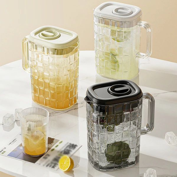 livemartのドリンクボトル 2L バーベキュー 水差し 冷水筒 麦茶ポット ブラック ホワイト 春 ビール樽飲料ディスペンサー 大容量 おしゃれ キャンプ 洗いやすい ドリンクボトル 秋 冬 夏 ピクニック 2リットル ページュ 麦茶ポット 冷蔵庫 お茶ボトル 耐冷 ボトル｜アングル2