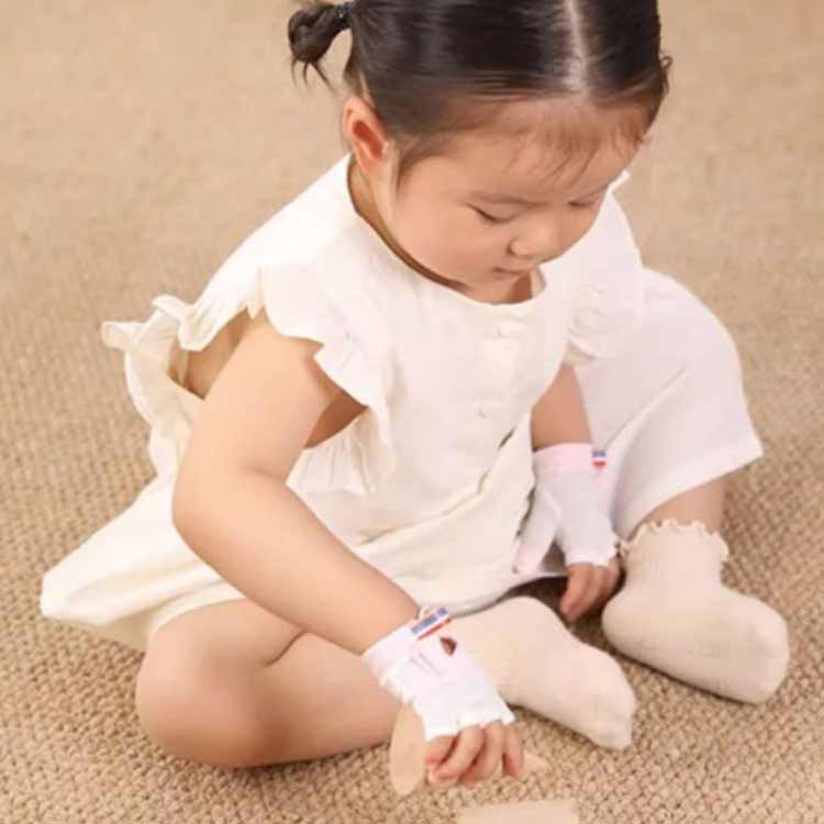 子供 ゆびしゃぶり 矯正器 おしゃぶりガード 爪噛み防止 赤ちゃん 1個入り 指しゃ...