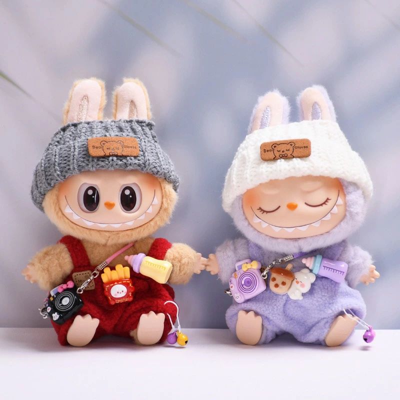 樂天商城 - ラブブのぬいぐるみ 3点セット 適用 labubu ニット帽子 ぬいぐるみ 着せ替え キーホルダー コスチューム 服 洋服 送料無料 オーバーオール カメラ