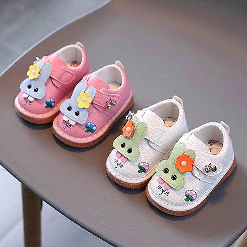 女の子 赤ちゃん 幼児靴 柔らか ベビーシューズ 春秋靴 音が鳴る 笛付き 13 baby ...