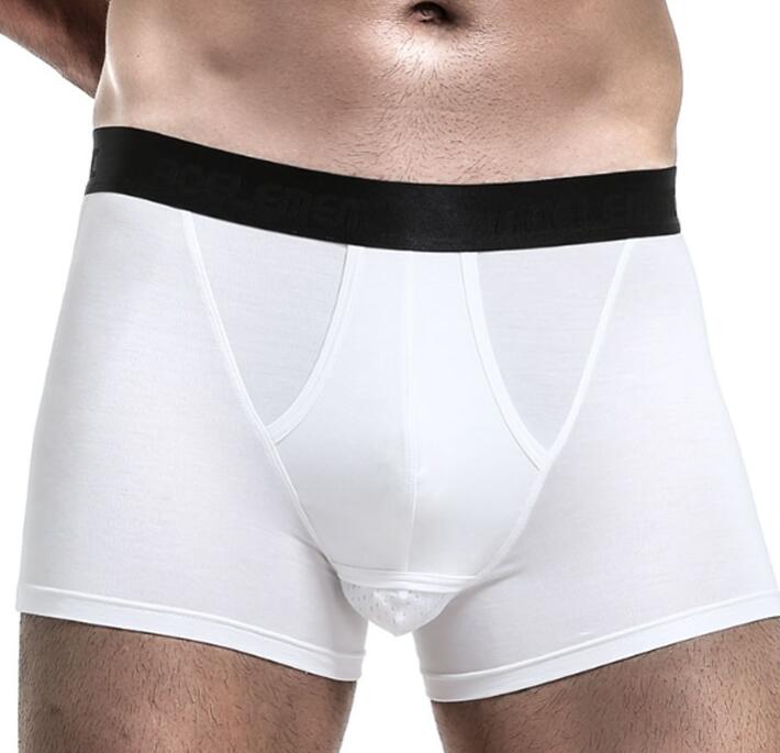 【2枚組】【分離型ボクサーパンツ】【5color】【L〜4XL】ポジションを安定し、ベタツキを軽減します。サラサラ快適！通気性がよく、袋と太腿付根の皮膚を隔離し、いつでも快適感を保ち、とても健康的な分離型パンツです。竿、袋 分離型なのでベタツキがありません。ポール部分専用の別室があり、穴からそこにポールを通すことでタマと分離します。ポール部分とタマの接触がないので、1日はいた後もべたつかず爽快！上品な素材で、肌に優しく履き心地快適、吸湿性も高いので蒸れる心配はありません。 サイズ L XL 2XL 3XL 4XL サイズについての説明 サイズ図を参考してください。　※上記サイズは平置き実寸になります。サイズ表の実寸法は商品によって1-3cm程度の誤差がある場合がございます。 素材 ナイロン ポリエステル スパンテックス 色 ホワイト2枚 レッド2枚 ブラック2枚 ブルー2枚 グレー2枚 ホワイト＋ブルー ホワイト＋グレー グレー＋ブルー ホワイト＋ブラック ブラック＋ブルー グレー＋ブラック 備考 ●サイズ詳細等の測り方はスタッフ間で統一、徹底はしておりますが、実寸は商品によって若干の誤差(1cm〜3cm )がある場合がございますので、予めご了承ください。 ●商品の色は、撮影時の光や、お客様のモニターの色具合などにより、実際の商品と異なる場合がございます。あらかじめ、ご了承ください。 ●製品によっては、生地の特性上、洗濯時に縮む場合がございますので洗濯時はご注意下さいませ。 ▼色味の強い製品によっては他の衣類などに色移りする場合もございますので、速やかに（脱水、乾燥等）するようにお願いいたします。 ▼生地によっては摩擦や汗、雨などで濡れた時は、他の製品に移染する恐れがございますので、着用の際はご注意下さい。 ▼生地の特性上、やや匂いが強く感じられるものもございます。数日のご使用や陰干しなどで気になる匂いはほとんど感じられなくなります。