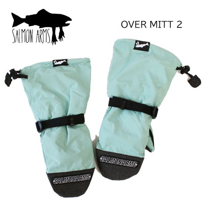 SALMON ARMS -OVERMITT2- 商品説明 カラー SALMON PAWS サイズ ■S/M,L/XL ※手首〜指先までの長さ S/M・・・20cm L/XL・・・21.5cm 特徴 フリースライナー ※内側が5本指に分かれています。 テープドシーム加工 注意 画面上と実物では多少色具合が異なって見える場合もございます。ご了承ください。 ※この商品は当店実店舗でも販売しております。在庫数の更新は随時行っておりますが、お買い上げいただいた商品が、品切れになってしまうこともございます。 その場合、お客様には必ず連絡をいたしますが、万が一入荷予定がない場合は、 キャンセルさせていただく場合もございますことをあらかじめご了承ください。■ブランド:SALMON ARMS サーモンアームス ■商品名:OVERMITT2 ■カラー:SALMON PAWS ■サイズ:S/M,L/XL ※手首〜指先までの長さ ■S/M・・・20cm ■L/XL・・・21.5cm 【商品説明】 サーモンアームスのアイコン的アイテムOVERMITTを進化させたOVERMITT2。 このOVERMITT2は従来の付属のフリースインナーを無くし、フリースライナーとしてアウターと一体になっています。さらに中のフリースライナーはミトングローブながら5本指に分かれているので装着した時のフィット感が抜群。着脱もスムーズになります。