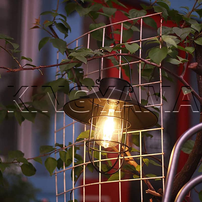 ソーラーランタン ガーデンライト LED 庭園灯 電球型 アンティーク調 防水 自動点滅 ペンダントライト おしゃれ 玄関先 歩道 庭 ガーデン