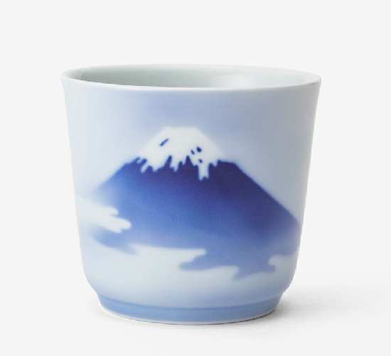 深川製磁 富士山 ロックカップ 染付磁器 日本酒 日本茶 和風 記念品 プレゼント 2631-661