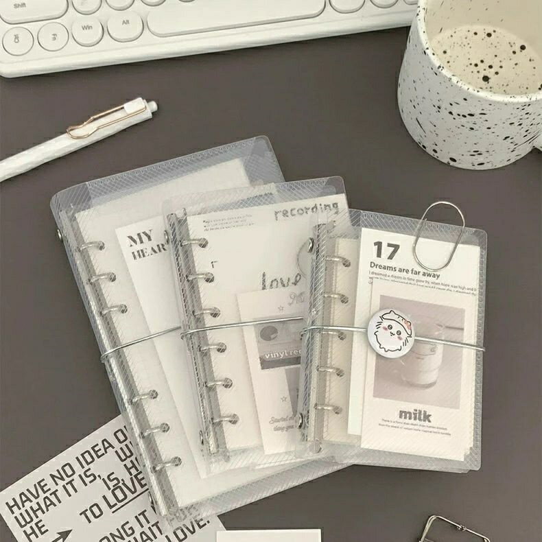 【SNSで話題】A6 バインダー 貯金帳 カバー PVCカバー m5 A7シール収納 透明バインダー カスタマイズ手帳クリア手帳 DIYデコ ミニ手帳 コンパクト手帳