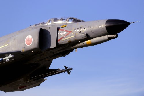 【新品】 ウェポン・フロントライン 航空自衛隊 F-4ファントム 時代を超えた戦闘機 blu-ray 9n2op2j