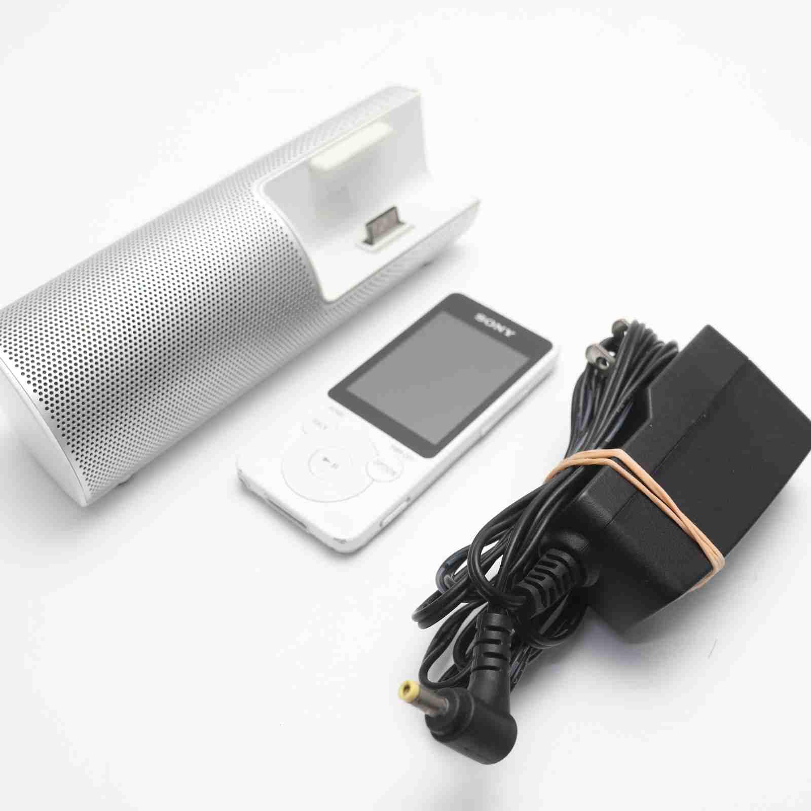 【メーカー名】ソニー(SONY)【メーカー型番】【ブランド名】ソニー(SONY)【商品説明】SONY ウォークマン Sシリーズ 16GB スピーカー付 ホワイト NW-S785K/W・画像はイメージ写真ですので付属品など画像の通りではないこともございます。　付属品については商品タイトルに記載がない場合がありますので、　ご不明な場合はメッセージにてお問い合わせください。・当店ではレコード盤には商品タイトルに［レコード］と表記しております。　表記がない物はすべてCDですのでご注意ください。・当店では初期不良に限り、商品到着から7日間は返品を 受付けております。　お問い合わせ・メールにて不具合詳細をご連絡ください。・他モールとの併売品の為、完売の際はキャンセルご連絡させて頂きます。・中古品の商品タイトルに「限定」「初回」「保証」「DLコード」などの表記がありましても、　特典・付属品・帯・保証等は付いておりません。・電子辞書、コンパクトオーディオプレーヤー等のイヤホンは写真にありましても　衛生上、基本お付けしておりません。※未使用品は除く・品名に【import】【輸入】【北米】【海外】等の国内商品でないと把握できる表記商品について　国内のDVDプレイヤー、ゲーム機で稼働しない場合がございます。予めご了承の上、購入ください。・掲載と付属品が異なる場合は確認のご連絡をさせて頂きます。ご注文からお届けまで1、ご注文⇒ご注文は24時間受け付けております。2、注文確認⇒ご注文後、当店から注文確認メールを送信します。3、お届けまで3〜10営業日程度とお考えください。4、入金確認⇒前払い決済をご選択の場合、ご入金確認後、配送手配を致します。5、出荷⇒配送準備が整い次第、出荷致します。配送業者、追跡番号等の詳細をメール送信致します。6、到着⇒出荷後、1〜3日後に商品が到着します。　※離島、北海道、九州、沖縄は遅れる場合がございます。予めご了承下さい。・お電話でのお問合せは少人数で運営の為受け付けておりませんので、お問い合わせ・メールにてお願い致します。★お客様都合によるご注文後のキャンセル・返品は　お受けしておりませんのでご了承ください。