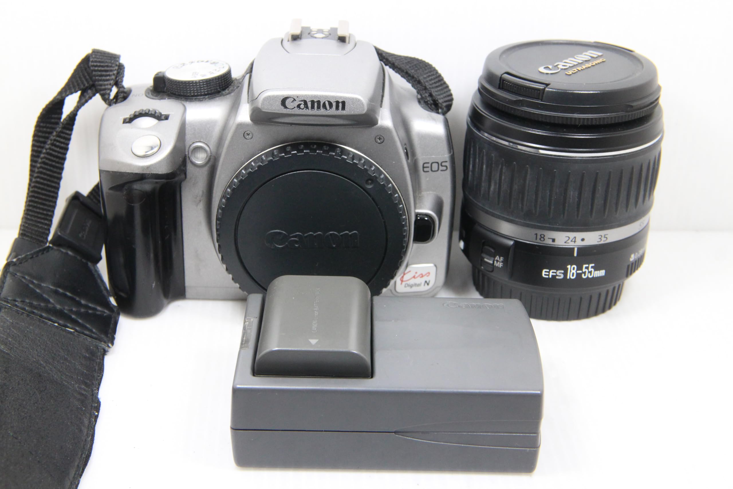 【中古】【非常に良い】Canon EOS KISS デジタル N シルバー レンズキット 0128B002
