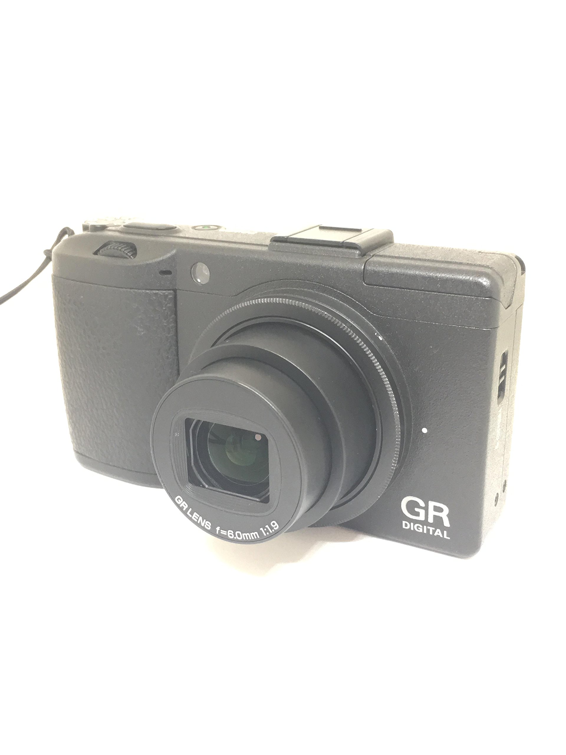 【メーカー名】リコー【メーカー型番】【ブランド名】リコー【商品説明】RICOH デジタルカメラ GR DIGITAL III GRDIGITAL3・画像はイメージ写真ですので付属品など画像の通りではないこともございます。　付属品については商品タイトルに記載がない場合がありますので、　ご不明な場合はメッセージにてお問い合わせください。・当店ではレコード盤には商品タイトルに［レコード］と表記しております。　表記がない物はすべてCDですのでご注意ください。・当店では初期不良に限り、商品到着から7日間は返品を 受付けております。　お問い合わせ・メールにて不具合詳細をご連絡ください。・他モールとの併売品の為、完売の際はキャンセルご連絡させて頂きます。・中古品の商品タイトルに「限定」「初回」「保証」「DLコード」などの表記がありましても、　特典・付属品・帯・保証等は付いておりません。・電子辞書、コンパクトオーディオプレーヤー等のイヤホンは写真にありましても　衛生上、基本お付けしておりません。※未使用品は除く・品名に【import】【輸入】【北米】【海外】等の国内商品でないと把握できる表記商品について　国内のDVDプレイヤー、ゲーム機で稼働しない場合がございます。予めご了承の上、購入ください。・掲載と付属品が異なる場合は確認のご連絡をさせて頂きます。ご注文からお届けまで1、ご注文⇒ご注文は24時間受け付けております。2、注文確認⇒ご注文後、当店から注文確認メールを送信します。3、お届けまで3〜10営業日程度とお考えください。4、入金確認⇒前払い決済をご選択の場合、ご入金確認後、配送手配を致します。5、出荷⇒配送準備が整い次第、出荷致します。配送業者、追跡番号等の詳細をメール送信致します。6、到着⇒出荷後、1〜3日後に商品が到着します。　※離島、北海道、九州、沖縄は遅れる場合がございます。予めご了承下さい。・お電話でのお問合せは少人数で運営の為受け付けておりませんので、お問い合わせ・メールにてお願い致します。★お客様都合によるご注文後のキャンセル・返品は　お受けしておりませんのでご了承ください。