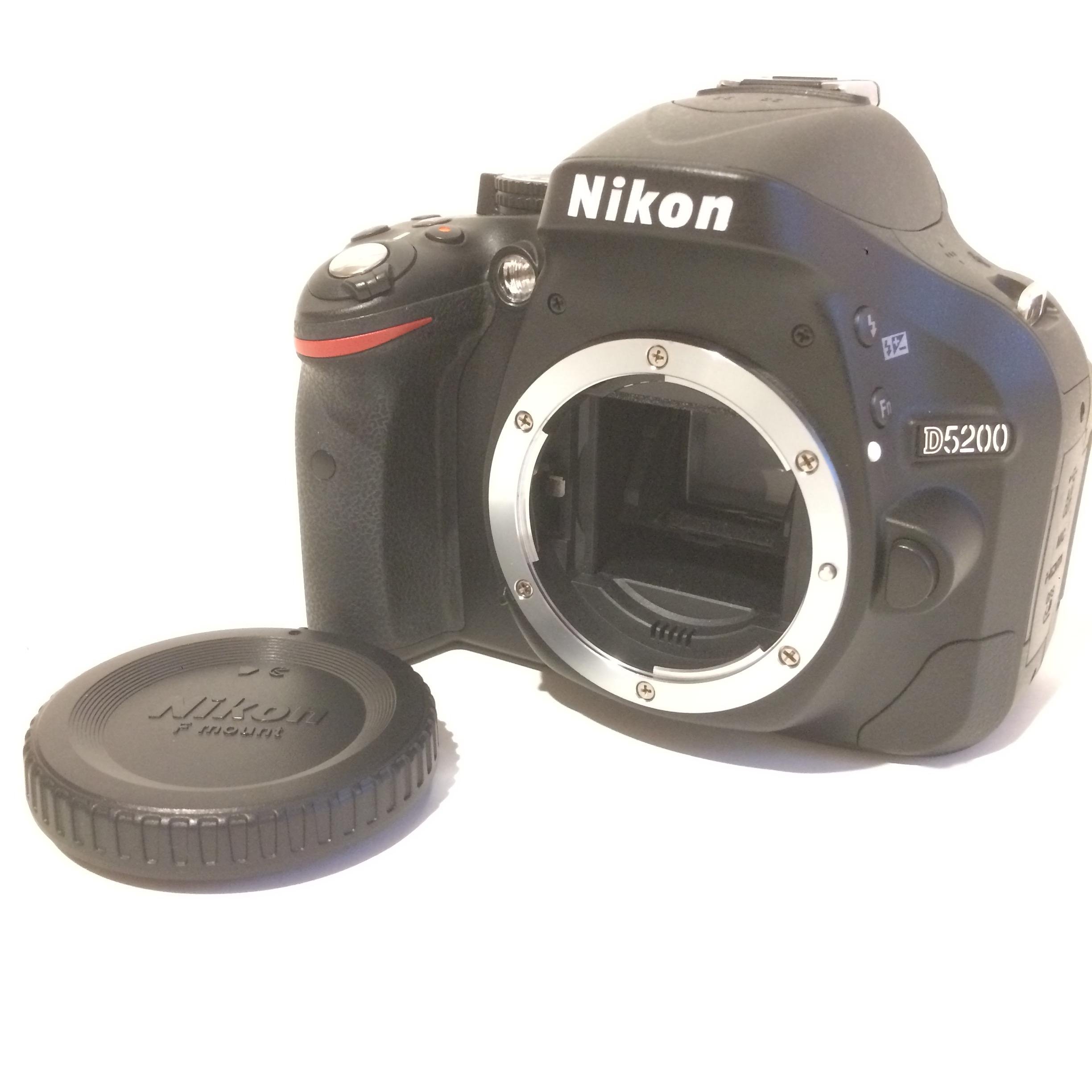【中古】【非常に良い】Nikon デジタル一眼レフカメラ D5200 レンズキット AF-S DX...