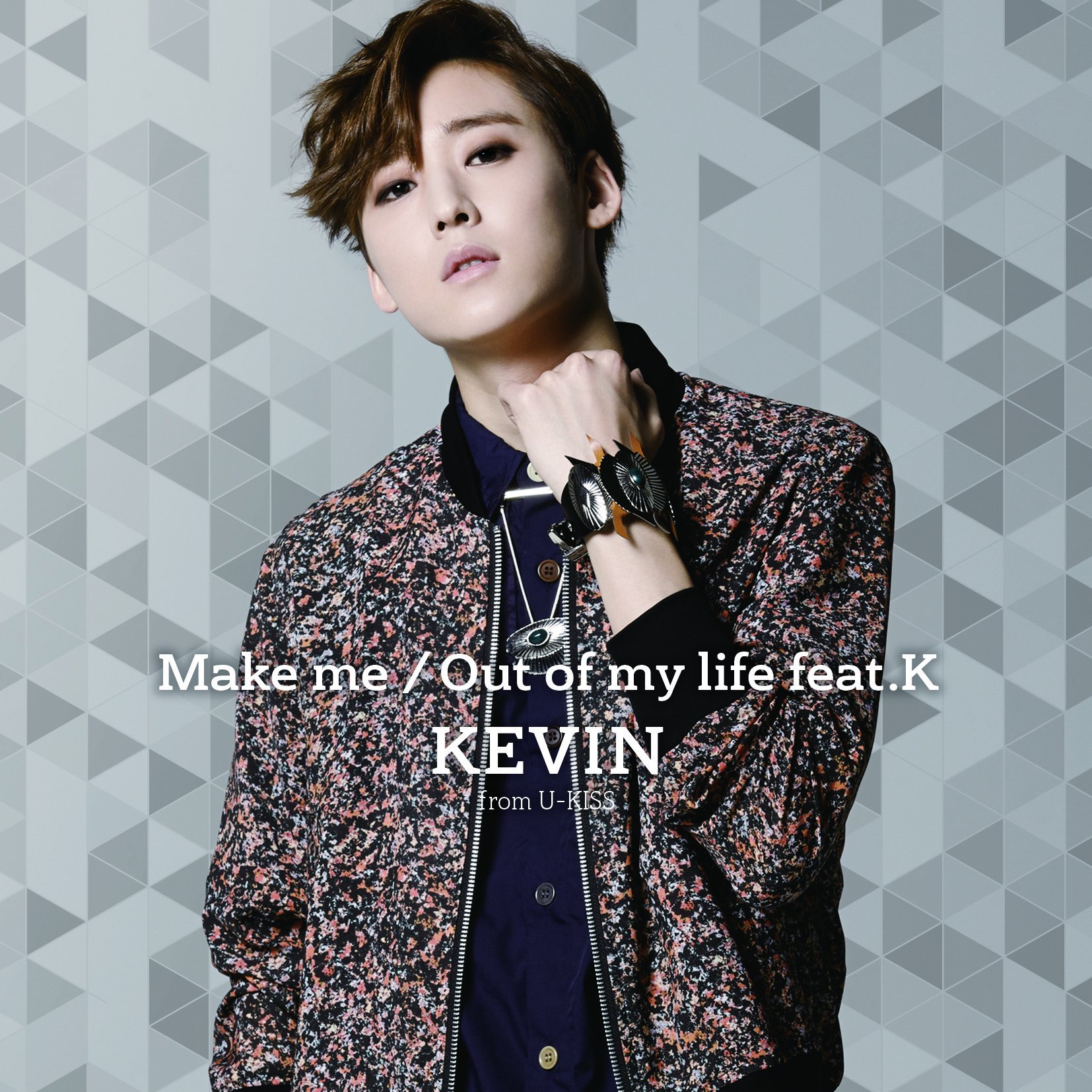 【中古】【非常に良い】Make me/Out of my life feat.K(CD+DVD)