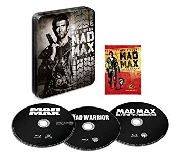 【商品名】マッドマックス トリロジー スチールブック仕様ブルーレイ(3枚組)(初回限定生産) [Blu-ray]【メーカー名】ワーナー・ホーム・ビデオ【メーカー型番】【ブランド名】【商品説明】マッドマックス トリロジー スチールブック仕様ブルーレイ(3枚組)(初回限定生産) [Blu-ray]当店では初期不良に限り、商品到着から7日間は返品を 受付けております。・通常3日〜5日でお届けできます。万が一、品切れの場合は2週間程度でお届け致します。ご注文からお届けまで1、ご注文⇒ご注文は24時間受け付けております。2、注文確認⇒ご注文後、当店から注文確認メールを送信します。3、在庫確認⇒国内在庫：3〜5日程度でお届け。　海外在庫：2週間程度でお届け。　※在庫切れの場合はご連絡させて頂きます。4、入金確認⇒前払い決済をご選択の場合、ご入金確認後、配送手配を致します。5、出荷⇒配送準備が整い次第、出荷致します。配送業者、追跡番号等の詳細をメール送信致します。6、到着⇒出荷後、1〜3日後に商品が到着します。　※離島、北海道、九州、沖縄は遅れる場合がございます。予めご了承下さい。