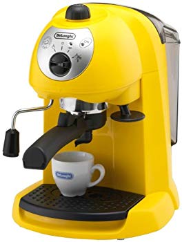 【中古品】デロンギ エスプレッソ・カプチーノメーカー イエロー EC200N-Y【メーカー名】DeLonghi (デロンギ)【メーカー型番】EC200N-Y【ブランド名】DeLonghi(デロンギ)【商品説明】デロンギ エスプレッソ・カプチーノメーカー イエロー EC200N-Yサイズ:幅240×奥行280×高さ320mm本体重量:3.1kg素材・材質:本体/ポリプロピレン樹脂、ボイラー/ステンレススチール原産国:中国電源:AC100V（50/60Hz）当店では初期不良に限り、商品到着から7日間は返品を 受付けております。万が一、品切れの場合は2週間程度でお届け致します。""ご注文からお届けまで""1、ご注文⇒ご注文は24時間受け付けております。2、注文確認⇒ご注文後、当店から注文確認メールを送信します。3、在庫確認⇒国内在庫：3〜5日程度でお届け。　海外在庫：2週間程度でお届け。""　※中古品は受注後に、再メンテナンス、梱包しますので　お届けまで3日〜7日程度とお考え下さい。""　※在庫切れの場合はご連絡させて頂きます。4、入金確認⇒前払い決済をご選択の場合、ご入金確認後、配送手配を致します。5、出荷⇒配送準備が整い次第、出荷致します。配送業者、追跡番号等の詳細をメール送信致します。6、到着⇒出荷後、1〜3日後に商品が到着します。　※離島、北海道、九州、沖縄は遅れる場合がございます。予めご了承下さい。