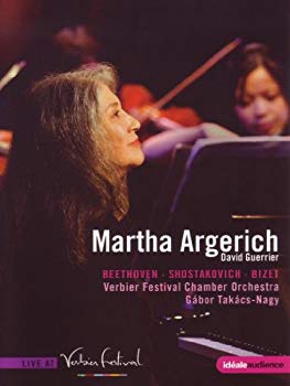 【状態　非常に良い】Verbier Festival 2009 & 2010 - Martha Argerich [DVD] [Import]【メーカー名】Euroarts【メーカー型番】【ブランド名】【商品説明】Verbier Festival 2009 & 2010 - Martha Argerich [DVD] [Import]当店では初期不良に限り、商品到着から7日間は返品を 受付けております。品切れの場合は2週間程度でお届け致します。ご注文からお届けまで1、ご注文⇒24時間受け付けております。2、注文確認⇒当店から注文確認メールを送信します。3、在庫確認⇒中古品は受注後に、再メンテナンス、梱包しますので　お届けまで3日〜10日程度とお考え下さい。4、入金確認⇒前払い決済をご選択の場合、ご入金確認後、配送手配を致します。5、出荷⇒配送準備が整い次第、出荷致します。配送業者、追跡番号等の詳細をメール送信致します。6、到着⇒出荷後、1〜3日後に商品が到着します。当店はリサイクル専門店につき一般のお客様から買取しました中古扱い品です。ご来店ありがとうございます。