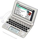 (中古品)CASIO Ex-word 電子辞書 XD-A6500GD シャンパンゴールド 多辞書総合モデル ツインタッチパネル 音声対応 100コンテンツ 日本文学300作品/世界文学100作品収録 Blanview (ブランビュー) カラー液晶搭載【メーカー名】カシオ【メーカー型番】XD-A6500GD【ブランド名】CASIO(カシオ)【商品説明】CASIO Ex-word 電子辞書 XD-A6500GD シャンパンゴールド 多辞書総合モデル ツインタッチパネル 音声対応 100コンテンツ 日本文学300作品/世界文学100作品収録 Blanview (ブランビュー) カラー液晶搭載XD-A6500シリーズ画面サイズ：5型 / 表示可能字数：43X23 / カラー液晶 / バックライト：非対応 / タッチパネル対応 / キー配列：QWERTY辞書：国,漢,古,英和,和英,英英 / その他辞書：教育,学習,トラベル / 収録辞書数：100 / 音声発音：ネイティブ+合成拡張：microSD,USB / 内蔵メモリ容量：50MB / テキスト読込：対応電源：単3乾電池 / 最大連続使用：150時間お届け：受注後に再メンテ、梱包します。到着まで3日〜10日程度とお考え下さい。当店では初期不良に限り、商品到着から7日間は返品を 受付けております。品切れの場合は2週間程度でお届け致します。ご注文からお届けまで1、ご注文⇒24時間受け付けております。2、注文確認⇒当店から注文確認メールを送信します。3、在庫確認⇒中古品は受注後に、再メンテナンス、梱包しますので　お届けまで3日〜10日程度とお考え下さい。4、入金確認⇒前払い決済をご選択の場合、ご入金確認後、配送手配を致します。5、出荷⇒配送準備が整い次第、出荷致します。配送業者、追跡番号等の詳細をメール送信致します。6、到着⇒出荷後、1〜3日後に商品が到着します。当店はリサイクル専門店につき一般のお客様から買取しました中古扱い品です。