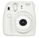 (中古品)FUJIFILM インスタントカメラ チェキ instax mini8プラス 接写レンズ・純正ハンドストラップ付き バニラ INS MINI 8P VANILLA【メーカー名】富士フイルム【メーカー型番】INS MINI 8P VANILLA【ブランド名】富士フイルム【商品説明】FUJIFILM インスタントカメラ チェキ instax mini8プラス 接写レンズ・純正ハンドストラップ付き バニラ INS MINI 8P VANILLA付属品 : ハンドストラップ、チェキ8活用BOOK、接写レンズ、アルカリ乾電池 単3形X2、保証書使用フイルム : 富士フイルムインスタントカラーフイルム (instax mini)セルフショットミラー60cmから撮影可能、(接写レンズ使用時35cm-50cm)お届け：受注後に再メンテ、梱包します。到着まで3日〜10日程度とお考え下さい。当店では初期不良に限り、商品到着から7日間は返品を 受付けております。品切れの場合は2週間程度でお届け致します。ご注文からお届けまで1、ご注文⇒24時間受け付けております。2、注文確認⇒当店から注文確認メールを送信します。3、在庫確認⇒中古品は受注後に、再メンテナンス、梱包しますので　お届けまで3日〜10日程度とお考え下さい。4、入金確認⇒前払い決済をご選択の場合、ご入金確認後、配送手配を致します。5、出荷⇒配送準備が整い次第、出荷致します。配送業者、追跡番号等の詳細をメール送信致します。6、到着⇒出荷後、1〜3日後に商品が到着します。当店はリサイクル専門店につき一般のお客様から買取しました中古扱い品です。