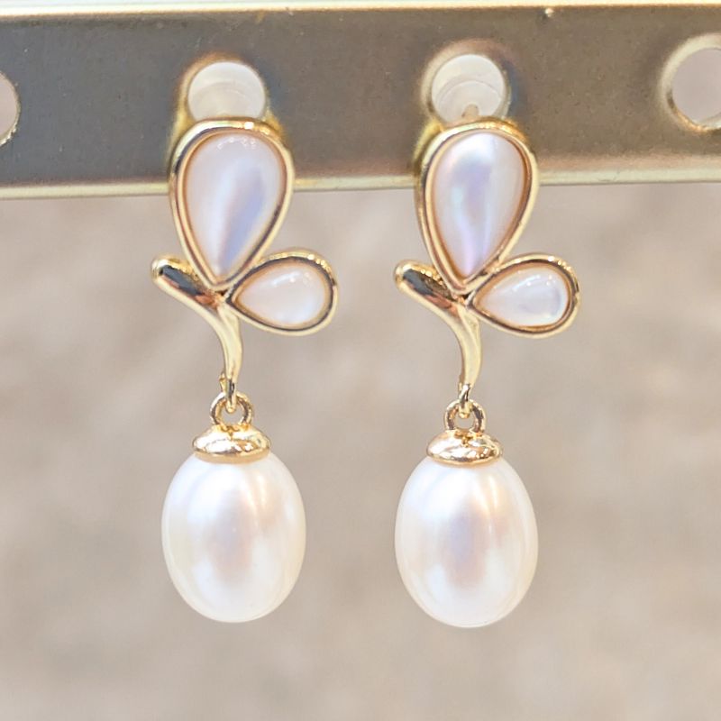 【ネコポス便or宅配便（ギフト包装もOK）選べます】シルバー 淡水パール ＆ シェル ピアスSV925 Silver 6mm 珠 淡水真珠 照り タンスイ真珠 淡水 パール 白蝶貝 シェル マザーオブパール fresh water pearl 大粒 上品 揺れる ゆれる モチーフ 卒業式 入学式