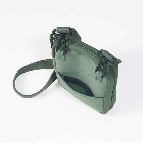 リヒトラブ　SFJxLIHIT LAB. トラベルポーチ（アビスブラック）