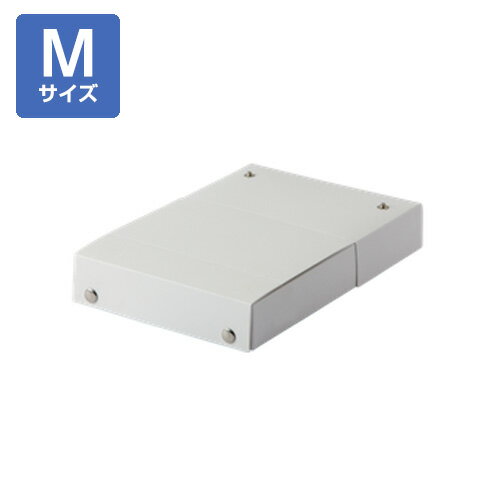 ●散らかる小物の収納や一時保管に便利なメモリートレーです。●上フタが回転し、固定できるから書類や小物が取り出しやすくなっています。●ふせんを貼ったりメモ書きができるホワイトボード付きです。●中身がわかりやすい仕分け用インデックスシール付き。●ペンやボードマーカーを固定しておけるペンホルダーも付いています。●入数：1個●パッケージサイズ：幅188mm×奥267mm×高50mm●商品サイズ：幅182mm×奥264mm×高47mm●重量：195g●材質：本体：PP、ホワイトボードシート＝PET●付属品：インデックスシール●JANコード：4902562512716※商品コード：048-02173