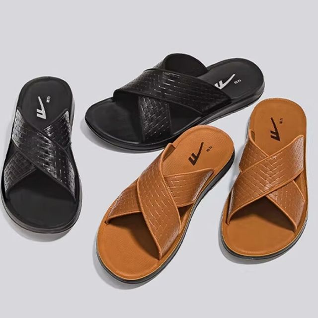 メンズ サンダル イントレチャート柄 編み込み型押し クロスベルト クロスデザイン スライド おしゃれ レジャー 春 夏 ブラック ブラウン 送料無料