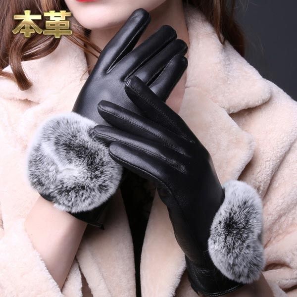 柔らかいシープスキン＆ラビットファー風合いの柔らかなイタリアンレザーを使用した、ラビットファー付きのグローブです。スマートなデザインに女性らしいファー付きグローブ・素材：シープスキン、ラビットファー・サイズ：フリー・カラー：ブラックkoal...