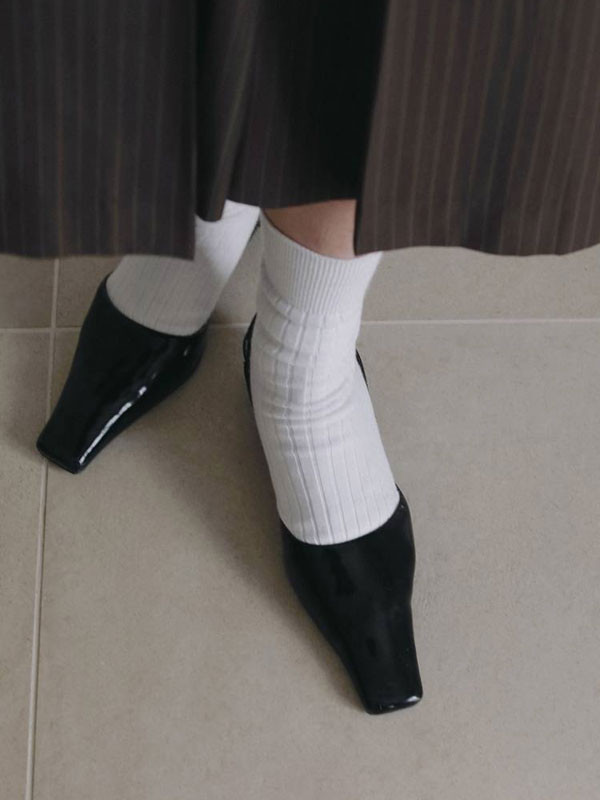 Rakuten - エントリーでポイント上乗セ アンヌーク anuke 2026Prefall シューズ Squaretoe Enamel Pumps 7月上旬〜下旬予約 スクエアトゥエナメルパンプス 靴 ヒール 26秋冬 62621017