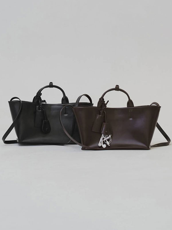 Rakuten - 【ポイント5%付与 6/7迄】【予約販売】TODAYFUL 2026Winter トゥデイフル バッグ Useful Leather Bag(M) 12月上旬〜下旬予約 ユースフルレザーバッグM ショルダーバッグ ハンドバッグ 手持ち 肩掛け 本革 牛革 12521021 12621040 12521011 26冬