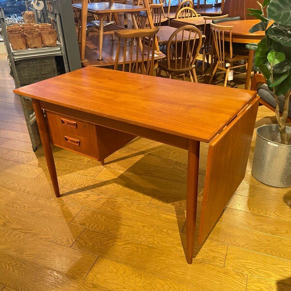 【デンマーク製 北欧ビンテージ家具】 ダニッシュ チーク デスク(伸長式） Danish Teak Desk（0408-49）【ダブルデイ/DOUBLEDAY/アンティーク/ビンテージ/デンマーク/北欧/家具/雑貨】