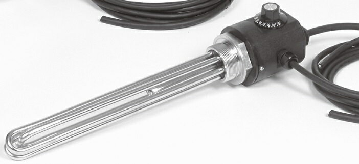 《仕様》●電圧：三相200V●容量：15kW●寸法(mm)：管用平行ネジ呼び径 G2A・925、B・150●ヒーター 外径/本数：φ12/3本●電源電線断面積(mm2)：14●質量(kg)6.2●内臓している温度コントローラーは、制御回路用ですので、ヒーター電源を ON-OFF するための電磁接触器などが別に必要です。《特長》《使用上のご注意》● ヒーターシースが空気中に露出しないようにご注意ください。●長期間使用しますと、ヒーターシースの表面に水垢、炭化物、その他の物質が付着、堆積します。これらの付着堆積物は、ヒーターシースからの放熱を妨げ、ヒーターの早期断線や腐食の原因になりますので、定期的に調べて除去してください。●電源電線接続時は圧着端子を使用して、確実に締め付けてください。●取付け時に無理な力を加えると、使用時の応力割れの原因となりますので注意してください。●水の加熱以外には使用しないでください。●ヒーターキャップ部は防水、防滴構造にはなっておりません。●原則として水平取付けにてご使用ください。【お支払い方法について】●こちらの商品はメーカーからの直送となります。代金引換のお支払い方法はご利用になれません。●代金引換にてご注文頂いた場合はご注文をキャンセルとさせて頂く場合がございますので予めご了承下さいませ。《仕様》●電圧：三相200V●容量：15kW●寸法(mm)：管用平行ネジ呼び径 G2A・925、B・150●ヒーター 外径/本数：φ12/3本●電源電線断面積(mm2)：14●質量(kg)6.2●内臓している温度コントローラーは、制御回路用ですので、ヒーター電源を ON-OFF するための電磁接触器などが別に必要です。《特長》《使用上のご注意》● ヒーターシースが空気中に露出しないようにご注意ください。●長期間使用しますと、ヒーターシースの表面に水垢、炭化物、その他の物質が付着、堆積します。これらの付着堆積物は、ヒーターシースからの放熱を妨げ、ヒーターの早期断線や腐食の原因になりますので、定期的に調べて除去してください。●電源電線接続時は圧着端子を使用して、確実に締め付けてください。●取付け時に無理な力を加えると、使用時の応力割れの原因となりますので注意してください。●水の加熱以外には使用しないでください。●ヒーターキャップ部は防水、防滴構造にはなっておりません。●原則として水平取付けにてご使用ください。