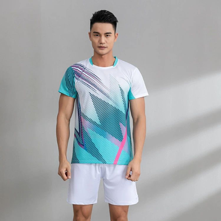 卓球ユニフォーム半袖上下セット。【M−4XL】【男女兼用】高級なポリエステルで製作され、生地が柔らかいくて快適で、伸縮性に優れ、速乾性抜群です。柔軟で優しい肌さわりがありながら快適に着用でき、洗濯しやすい、吸汗で通気、抗菌で匂いを除却できます。豊富なカラーからお選びいただける。どれもコーデに使いやすいので色違いで持っておくのもオススメです。どんなスポーツシーンでも気軽に対応できるトレーニングウェアです。ミディアム丈は、大人コーディネートやおしゃれ着だけでなく、部屋着、ルームウェアとしても使えます。運動時に着ることができるだけでなく、普段にも着るのもいいです。 サイズ M L XL 2XL 3XL 4XL サイズについての説明 M L XL 2XL 3XL 4XL 素材 ポリエステル、ポリウレタン 色 緑＋白パンツ 緑＋黒パンツ 緑＋白スカート 緑＋黒スカート ブルー＋白パンツ ブルー＋黒パンツ ブルー＋白スカート ブルー＋黒スカート 備考 ●サイズ詳細等の測り方はスタッフ間で統一、徹底はしておりますが、実寸は商品によって若干の誤差(1cm〜3cm )がある場合がございますので、予めご了承ください。 ●商品の色は、撮影時の光や、お客様のモニターの色具合などにより、実際の商品と異なる場合がございます。あらかじめ、ご了承ください。 ●製品によっては、生地の特性上、洗濯時に縮む場合がございますので洗濯時はご注意下さいませ。 ▼色味の強い製品によっては他の衣類などに色移りする場合もございますので、速やかに（脱水、乾燥等）するようにお願いいたします。 ▼生地によっては摩擦や汗、雨などで濡れた時は、他の製品に移染する恐れがございますので、着用の際はご注意下さい。 ▼生地の特性上、やや匂いが強く感じられるものもございます。数日のご使用や陰干しなどで気になる匂いはほとんど感じられなくなります。