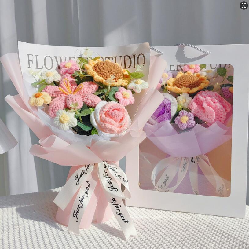 【母の日ギフト 送料無料】 ニットブーケ ぬいぐるみ 花束 手編み薔薇 バラ向日葵 ニットフラワー 完成品 可愛い フラワーブーケ 造花お祝い 記念日 プレゼント 贈り物 誕生日 発表会 成人式 ピアノ ダンス バレエ 演奏会 入園 入学 入学式 彼女合格祝い 退職祝い 送別会