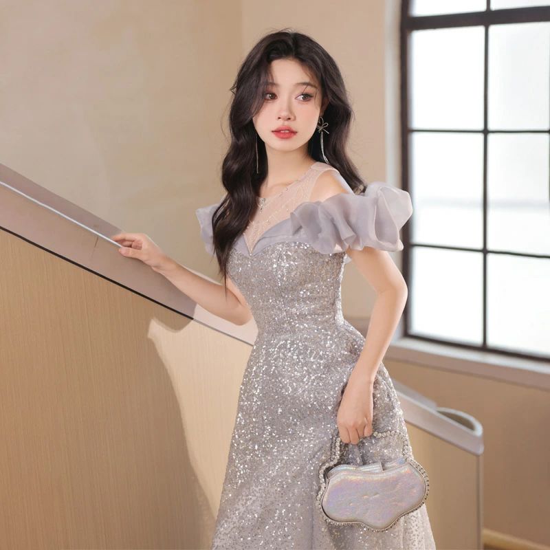 Rakuten - 送料無料 イブニングドレス オフショルダー シルバー キラキラドレス スパンコール ロングドレス 発表会ドレス 銀色 オフショル 可愛い ラインストーン キラキラ キレイめ パーティードレス ロング Aライン XS S M L XL XXL XXXL