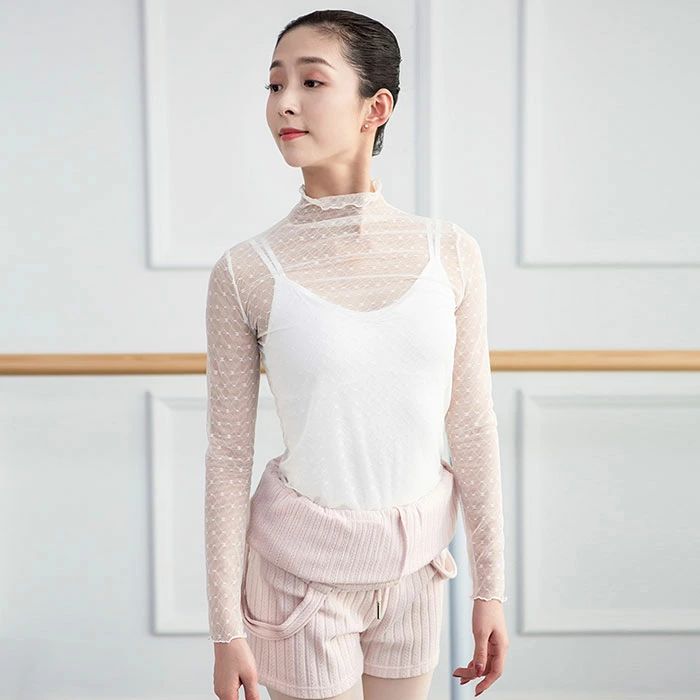 商品 バレエトップス単品 素材 チュール サイズ M L XL XXL 色 ホワイト ご了承いただきたいこと： ・採寸サイズなので若干の誤差がある場合がございます。 ・お使いのモニターの設定状況により、実際のカラーの色味と異なる場合ございます。 ・機械による生産過程において、どうしても生地を織る際の糸の継ぎ目や多少のほつれ等が生じている場合がございます。 ・当社では複数店舗を運営し他店舗でも販売しております為、万一、商品の品切れ等によりおできない場合、 またはおが遅れる場合がございます。 その際には当方よりメールにてご連絡を差し上げま すが、あらかじめご了承下さいますようお願い致します。 　以上を、ご了承の上お買い求め下さいませ。