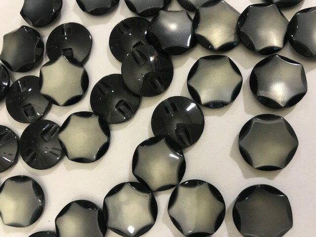 ボタン 黒　釦　50個入り