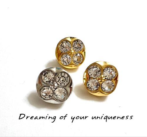 可愛い キラキラ　ジルコニア　ボタン5個入り　おしゃれボタン　小さいキラキラお花ボタン