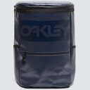 ★超特価品★【特価SALE セール価格】【 オークリー Oakley 】【スポーツバッグ】 バックパック ボックス型 スクエアシルエット リュックサック デイバ...