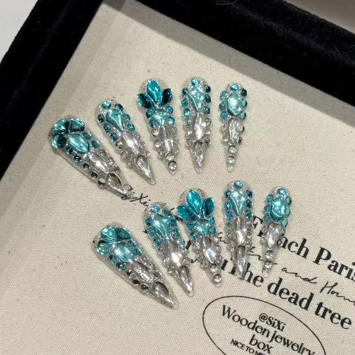 【送料無料】ネイルチップ 3D ロング 青 赤 ピンク 黒 人気 韓国 夏 青 春秋冬 ショート 付け爪 可愛い つけ爪 人気 3D おしゃれ 入学式 卒業式 成人式 結婚式 地雷系ラインストーンキャッツアイ 10枚入おしゃれ 色：167、サイズ：L