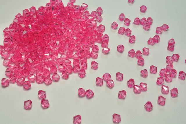樂天商城 - ビーズクラブ アクセサリーパーツ　プラスチックビーズ　ダイヤカット　ローズ　6mm　100個 アクセサリーパーツ