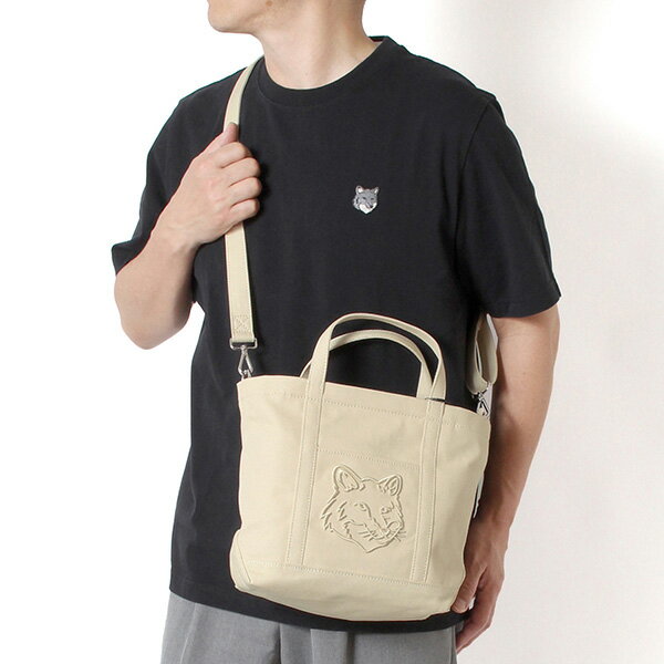Rakuten - 26SSモデルメゾン キツネ MAISON KITSUNE メンズ フォックスヘッド スモール トートバッグ【0432 MACADAMIA】LW05103WW0107 0432/【2026SS】m-bag