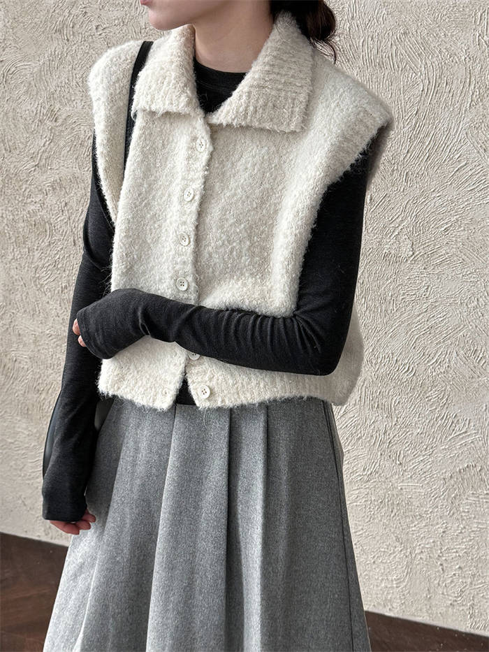 ニット ベスト 折り襟 レディース 新作 ノースリーブ 無地 ニットベスト ウール コート トップス アウター デザイン感 前開き 羽織り ボタン 切り替え 重ね着 秋 冬 ゆったり 体型カバー 着痩せ 暖か シンプル カジュアル 通勤 OL オフィス お洒落 大人 柔らか 送料無料