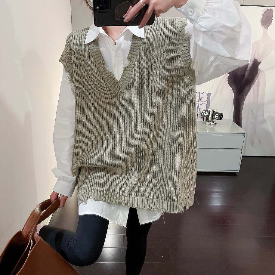 ベスト ニットベスト チュニック Vネック レディース ニットトップス ノースリーブ ニットセーター ヒップカバー チョッキ 秋冬 重ね着 無地 ゆったり オーバーサイズ 柔らかい 体型カバー デイリー オシャレ 着痩せ デイリー 送料無料