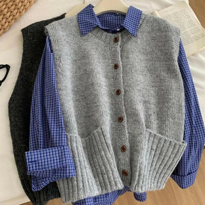 ニット ベスト レディース コーデ 秋 冬 クルーネック ベスト レディース 春秋 冬 前開き ニットベスト おしゃれ 着回し トップス 体型カバー ノースリーブ ポケット付き シンプル カジュアル ナチュラル レイヤード 羽織り 重ね着 20代 30代 40代 50代