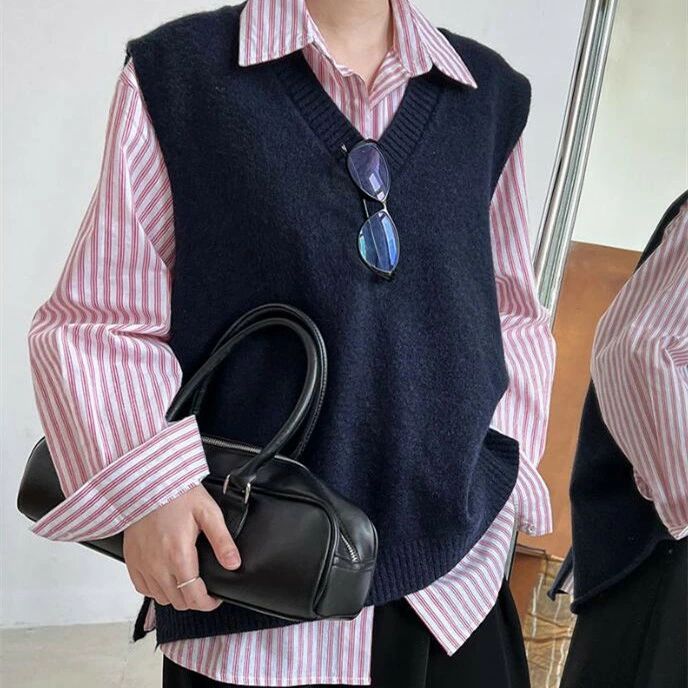 ベスト ニットベスト レディース ニットセーター プルオーバーvネック 無地 ボタン スリット トップス ノースリーブ ニット 重ね着 レイヤード ゆったり 着・せ 大人 シンプル カジュアル 春 秋 冬 きれいめ おしゃれ ブラウン グレー