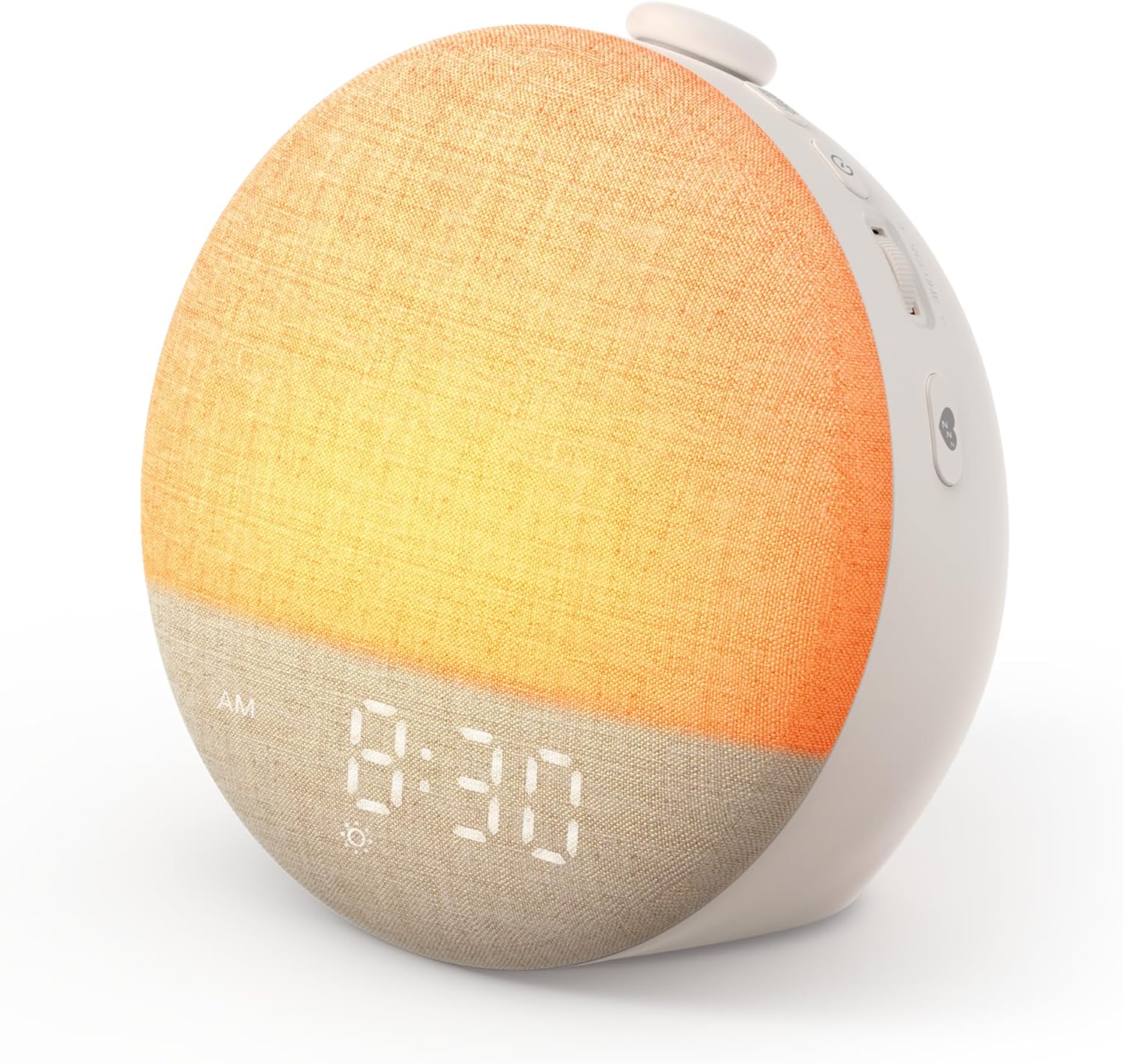 商品名 Dreamegg 授乳ライト ホワイトノイズマシン 24種癒し音 オルゴール バッテリー内蔵 寝かしつけ 赤ちゃん RGBライト 調光調色 タイマー付き USB充電式 快眠グッズ 胎内音 安眠 ネンネトレーニング 夜泣き対策 出産祝い プレゼント D16Max（ホワイト） カラー ホワイト セット内容 ・1xホワイトノイズマシン D16Max（本体） ・1xUSB-C充電ケーブル ・1x取扱説明書（保証書付き） 商品仕樣 サイズ：8.3 x 8.3 x 8.3 cm 重さ：209g 出力：5W 入力電圧：5V/1.0A 商品紹介 【新しいアップグレード版子ども用ナイトライト】Dreamegg D16Maxは、赤ちゃんのお世話/泣き止む/寝かしつけ/ナイトライト4-in-1のホワイトノイズマシンで、0歳児の子育てに悩んでいるパパ・ママを助けます。24曲の癒しサウンドを収録し、8色のナイトライトが付き、音量が細かく調節可能です。自宅でも各種な雰囲気を創造でき、安眠・集中力アップ・騒音対策・耳鳴り緩和になることに役に立ちます。 【24種の心を落ち着かせる癒し音】ホワイトノイズマシンD16Maxは5種のノイズ音、5種のファン音、7種の自然音（篝火の音、小鳥の囀り、虫の鳴き声、雨の音、夏の雨と雷、海の波打ち、打ち寄せる波）と7種の赤ちゃんが好きな音（母の胎内音、｢すーすー｣の音、シューベルトの子守唄1、シューベルトの子守唄2、ピアノと雨の音、睡眠オルゴール）が用意されています。物音に敏感で起きちゃう子にDreamegg D16Maxを使用して、赤ちゃんを落ち着かせ、心地よく赤ちゃんを眠りに誘います。乳幼児だけでなく大人にも役に立ち、 騒音を目立たなくさせる効果もあるので、騒音対策として大活躍してくれます。耳鳴りから注意を外すこともできるので、耳鳴り緩和にも効果があります。 【調色＆無段階調光可能なナイトライト】8種類の色が変換でき、シーンによって色を変えてみたりもできるので、飽きずに長くご愛用いただけます。テーブルランプは明るさを無段階に調節できるので、お好きな明るさを簡単に選べます。電球色の光は柔らかくて、赤ちゃんの目に優しく、夜間の授乳やミルクをあげる時やおむつ替え時に最適です。 【便利なUSB充電式＆持ち運びやすい】バッテリー内蔵でコードレスでも使えるし、USB充電式で電源アダプター、モバイルバッテリーやパソコンから簡単に充電できます。軽量で手に収まるコンパクトサイズで、吊り下げひもが付属され、簡単装着してベビーカー・ベビーベッドやデスクサイドに吊り下げて、省スペースで設置でき、持ち運びにも便利！ 【お休みタイマー＆メモリー機能】ホワイトノイズマシンD16Maxは30分間、60分間と90分間の切タイマー機能が搭載され、時間がくると自動的に電源が切れ、手動でスイッチを切る必要がない。メモリー機能もあり、前回の設定で運転し始まり、いちいち設定する手間もいらない。機能充実で、子育てに悩んでいるパパ・ママ、宿題になかなか集中できないお子様または耳鳴りに悩んでいるご両親へのプレゼントとしてもピッタリ！ 【注意事項】： ・当店の商品は全て国内から配送されます。 ・国内配送の商品は国内でのお買い物と同じく消費税が発生いたします。関税はかかりません。 色がある場合、モニターの発色の具合によって実際のものと色が異なる場合がある。
